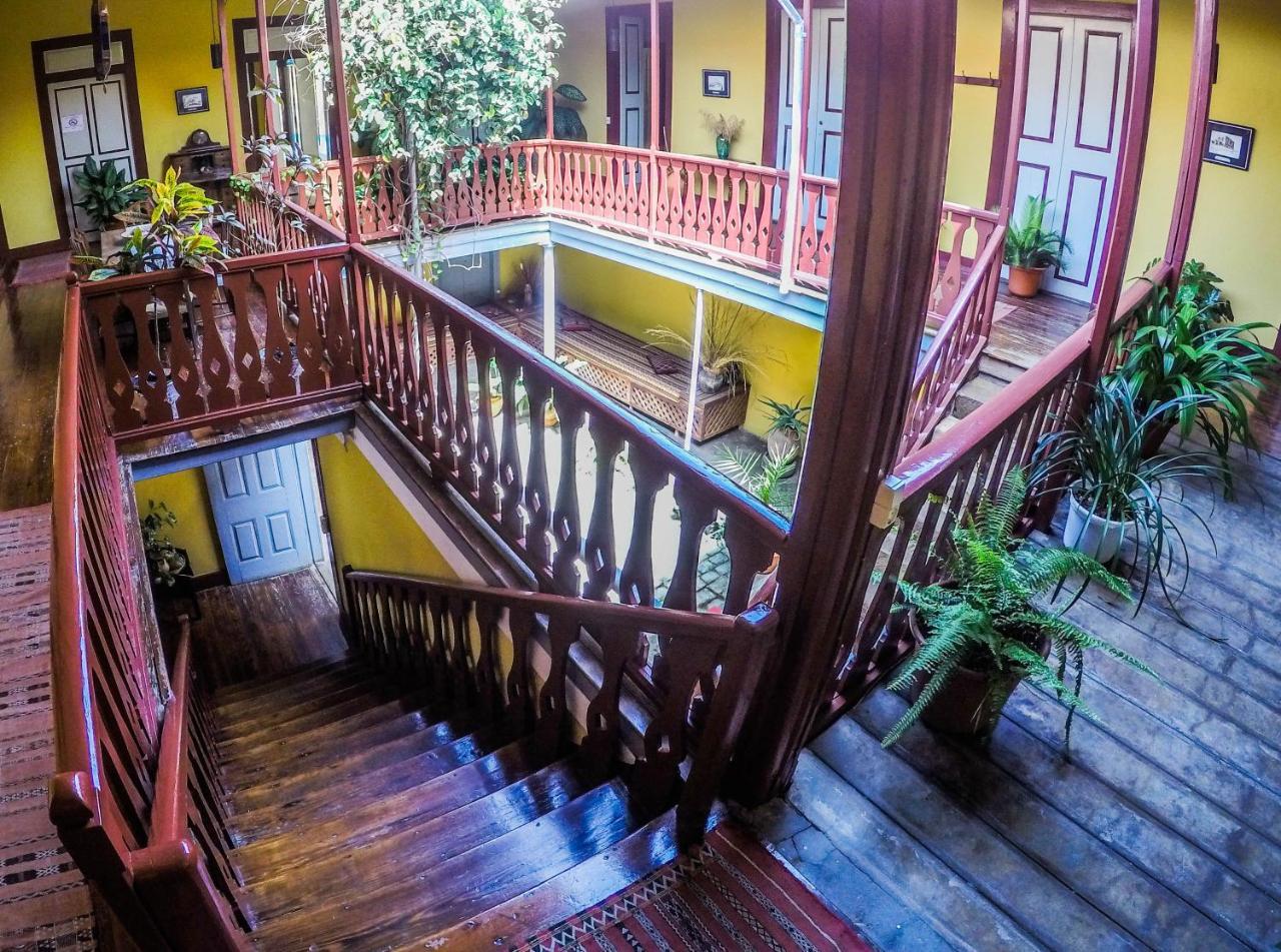 Hotel The Colonial