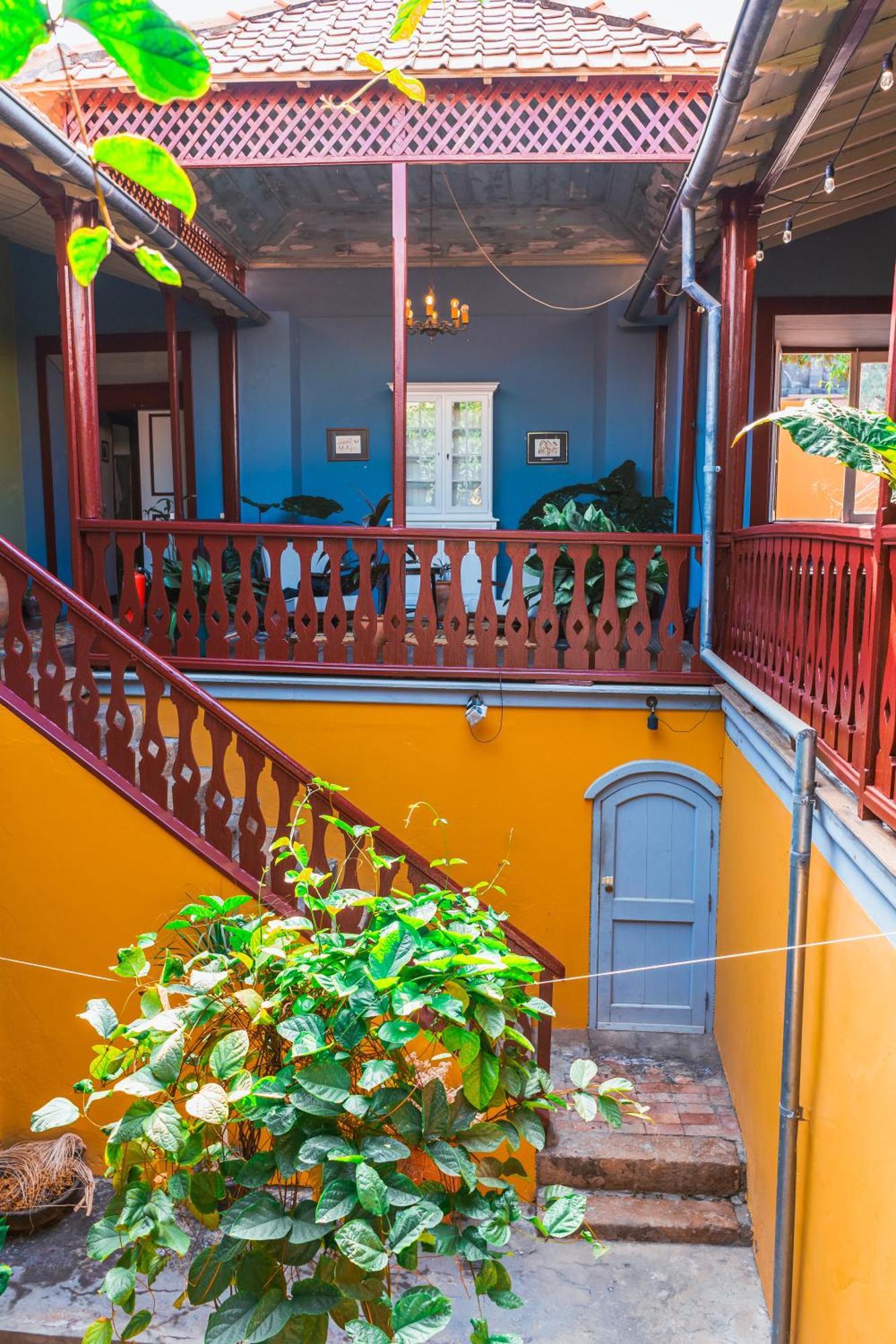 Hotel The Colonial