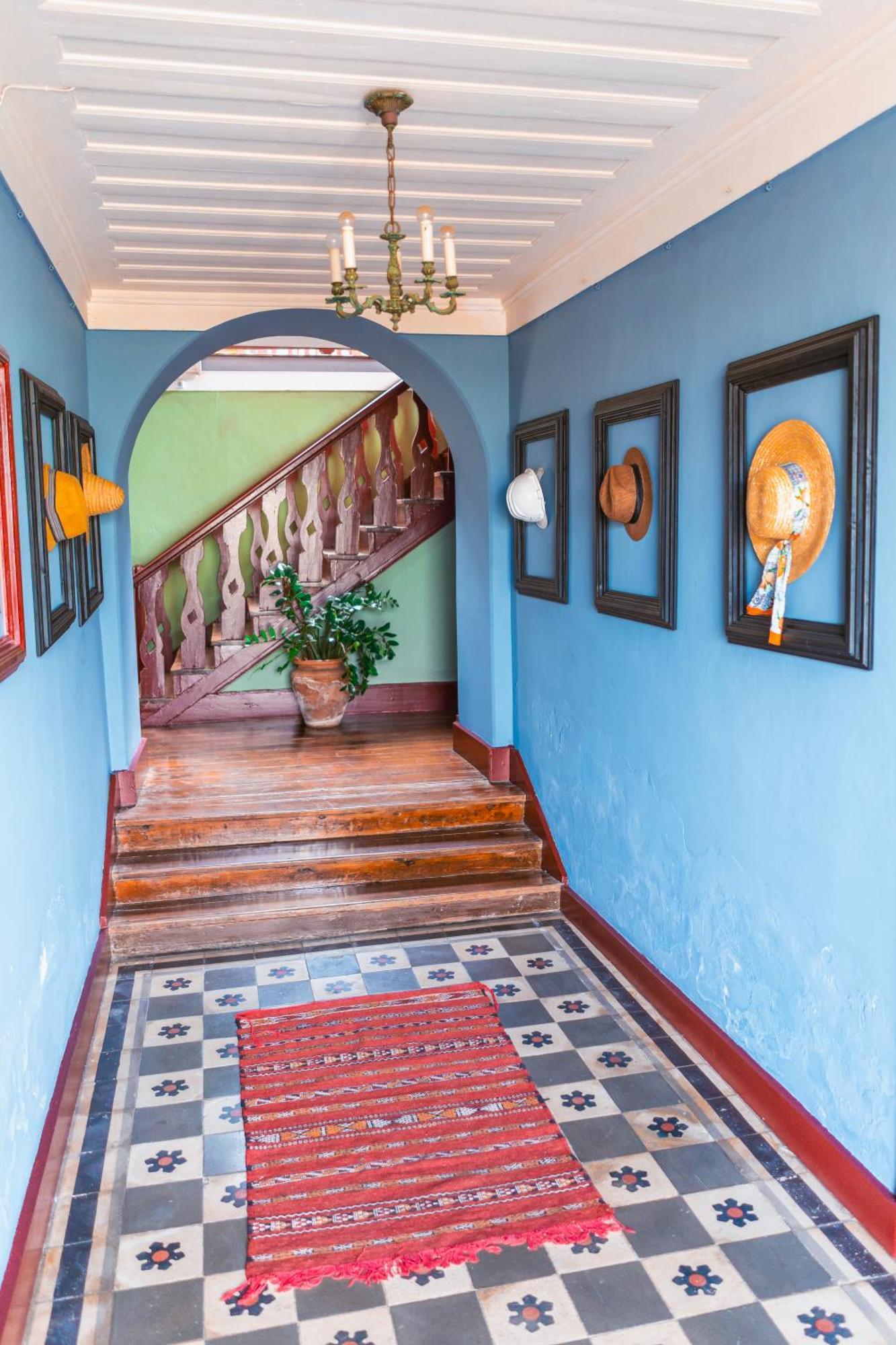 The Colonial Hotel 2*