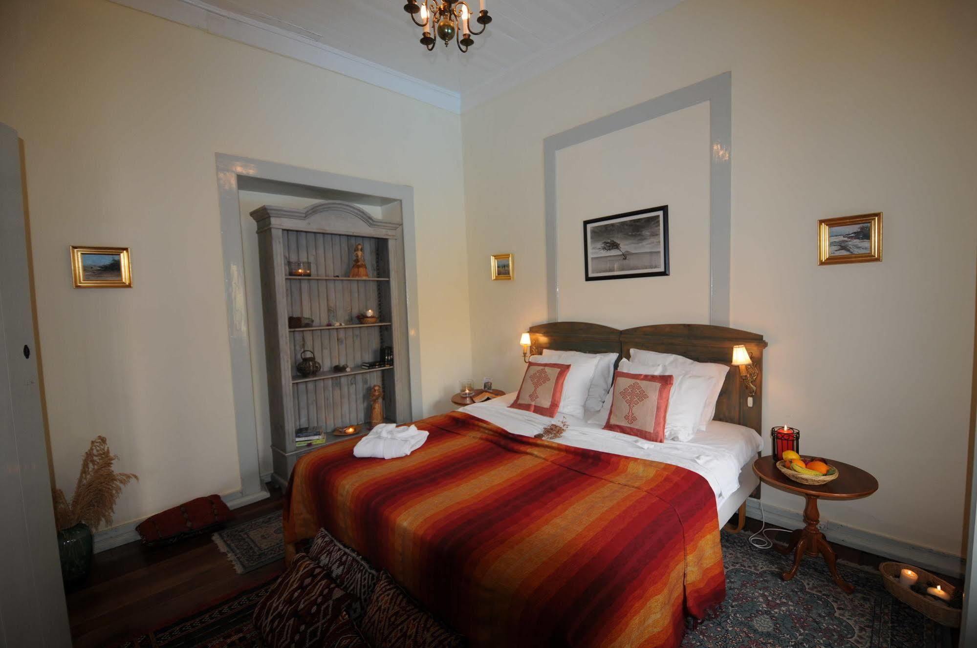 The Colonial Hotel 2*